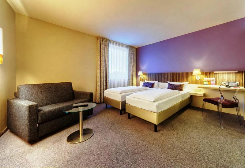 Acomhotel Hotel