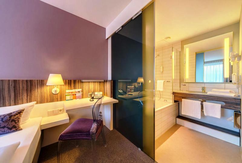 Hotel Acomhotel 3*
